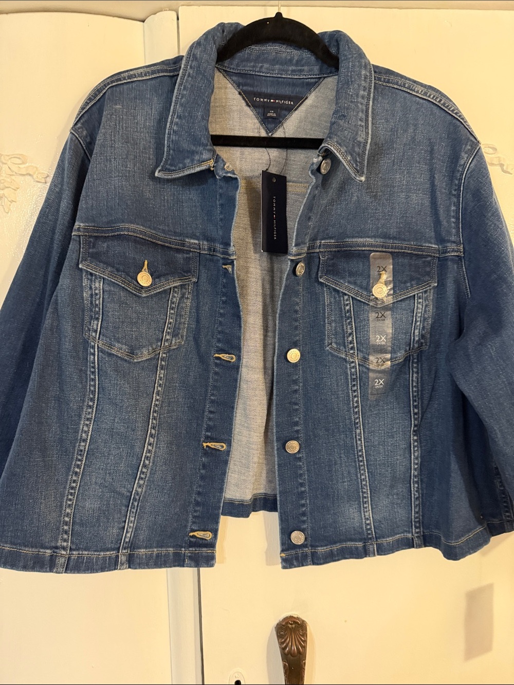 Tommy Hilfiger Women's Medium Blue Denim Jacket 3/4 sleeved.